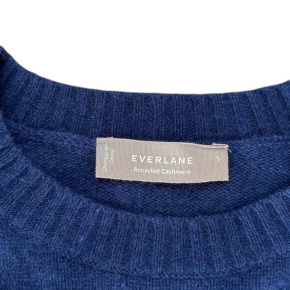 Everlane The Boxy Crew in Cashmere in Deep Lazuli Blue - Picture 6 of 8